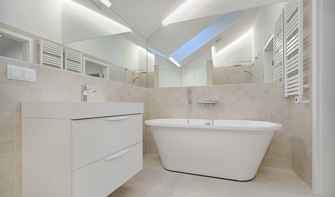 Chłodne światła w łazience Chłodne światła w łazience