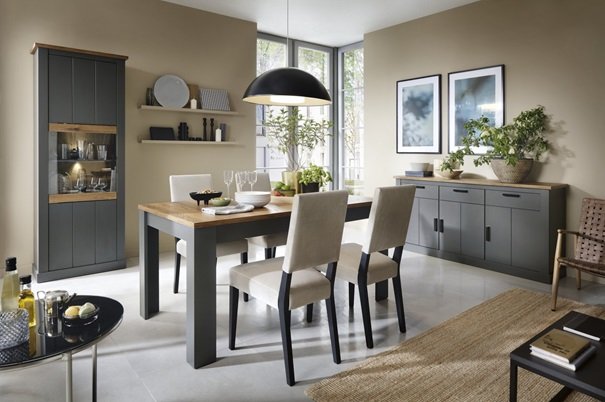 Jak zaaranżować salon w ciemnych kolorach