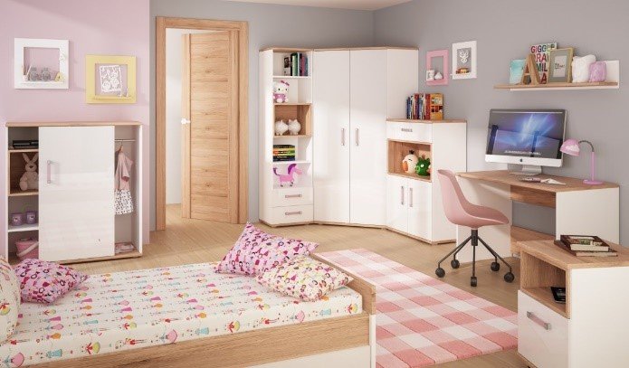 Praca w domu - jak prawidłowo ustawić biurko Praca w domu - jak prawidłowo ustawić biurko