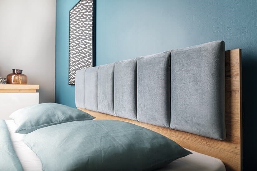 Przytulne łóżko w sypialni Przytulne łóżko w sypialni