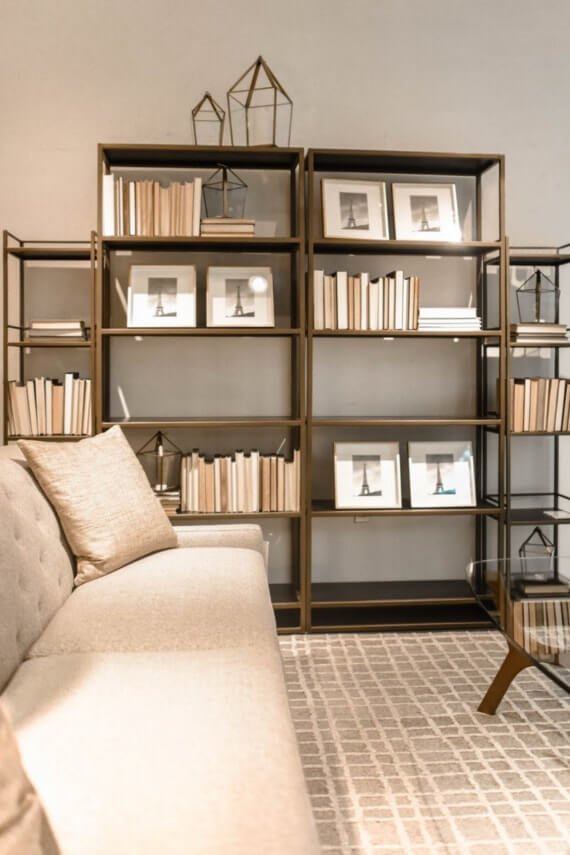 Wysoki regał Wysoki regał